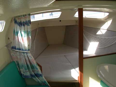 Hunter 23.5 sailboat