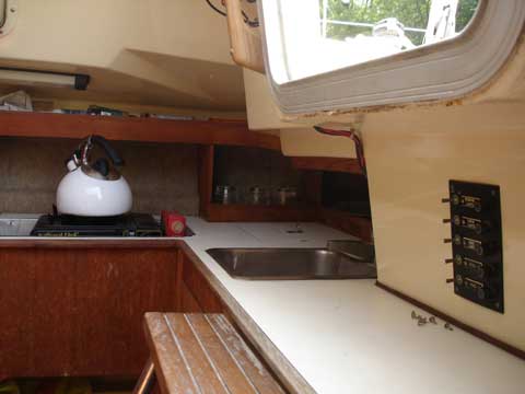 Hunter 25.5 sailboat