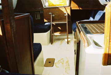1987 Laguna 24