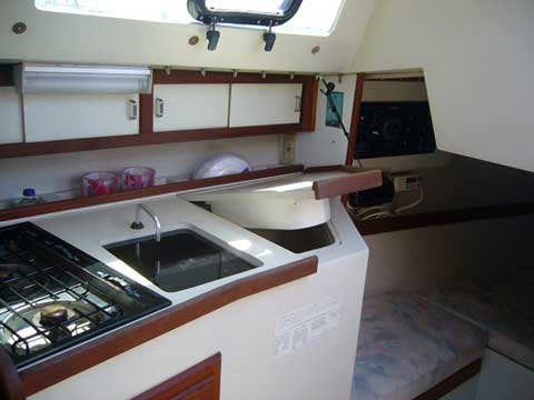 Catalina Capri 26, 1995 sailboat