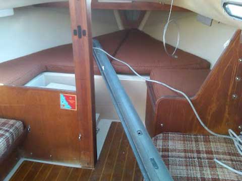 Catalina Capri 25, 1980 sailboat