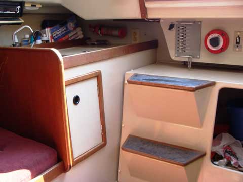C and C 25 fin keel, 1981 sailboat