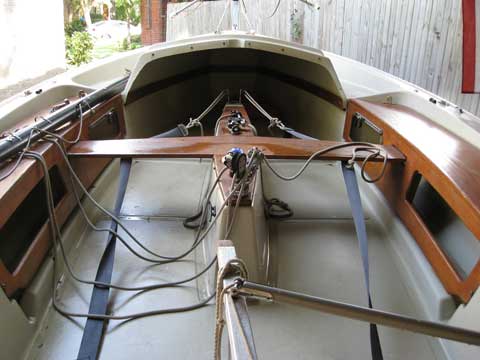 Boston Whaler Harpoon 5.2, 1977 sailboat