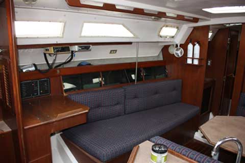 Hunter 34.5, 1984 sailboat