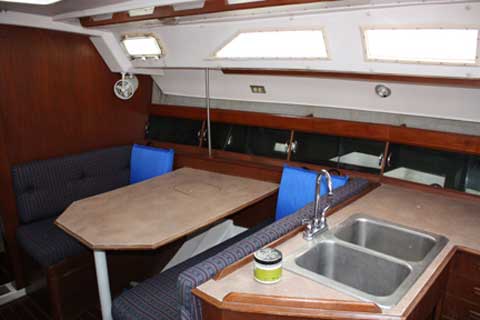 Hunter 34.5, 1984 sailboat