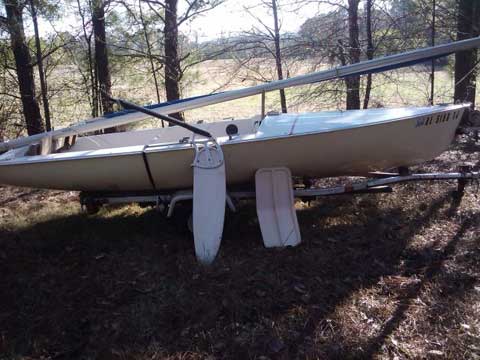 Chrysler Mutineer, 15', 1974 sailboat