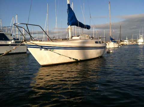 Newport 29, 1979 sailboat