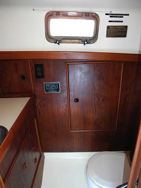 Hinterhoeller Nonsuch 26, 1982 sailboat