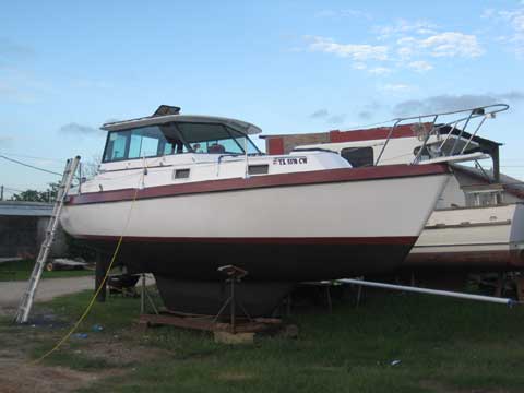 Watkins 27 PH Motorsailer, 1981 sailboat