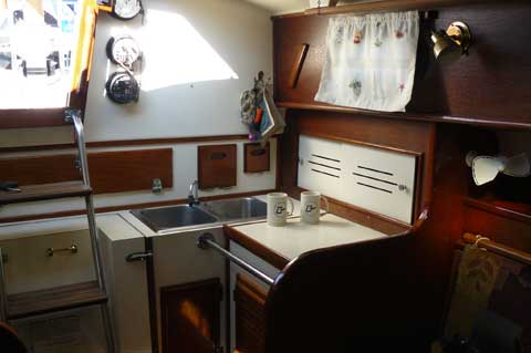 Cape Dory 30 Cutter/Sloop, 1984 sailboat
