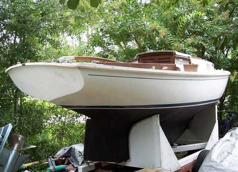 Bristol 19 sailboat