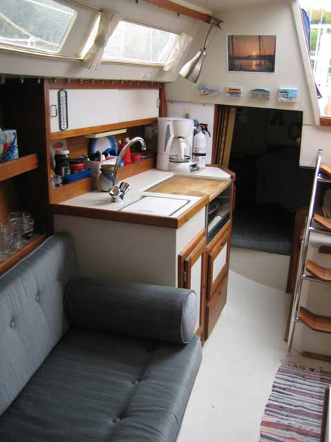 Catalina 28 sailboat