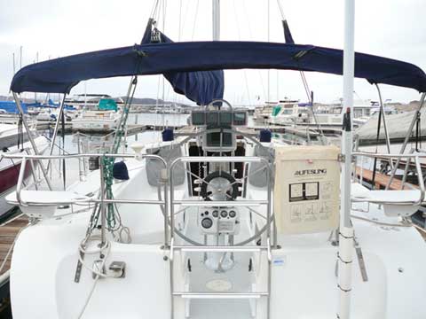 Catalina 320, 2000 sailboat
