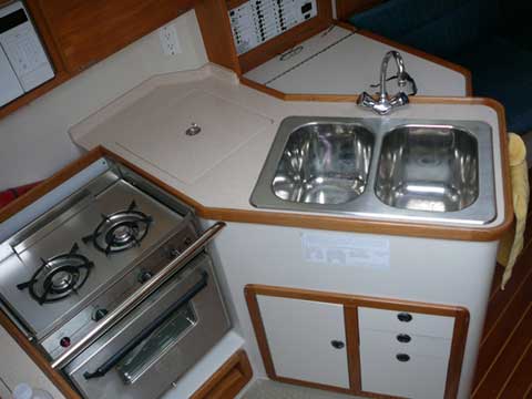 Catalina 320, 2000 sailboat