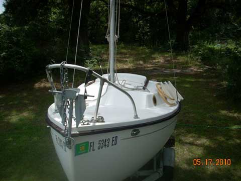 ComPac 16, 1983 sailboat