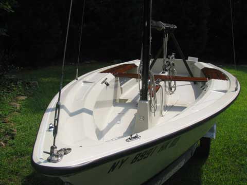 Harpoon 4.6 sailboat