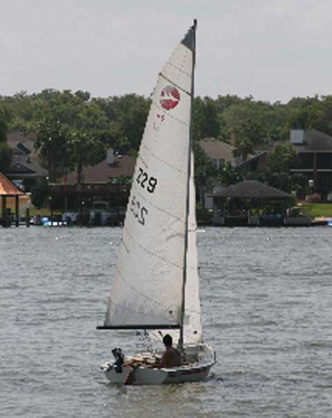 Harpoon 4.6 sailboat