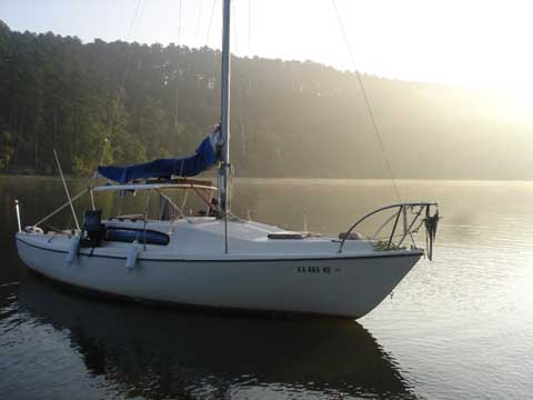 Helsen 22, 1973 sailboat