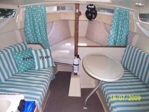 Hunter 23.5 sailboat
