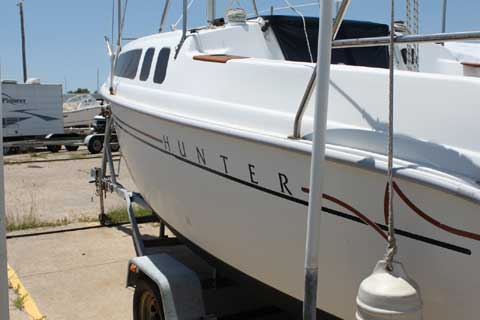 Hunter 240, 1998 sailboat