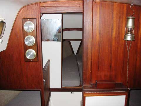 Hunter 25 sailboat