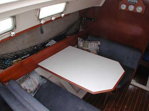 Hunter 25.5 sailboat