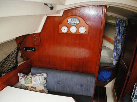 Hunter 25.5 sailboat