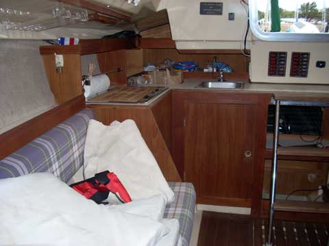 Hunter 25.5, 1984 sailboat
