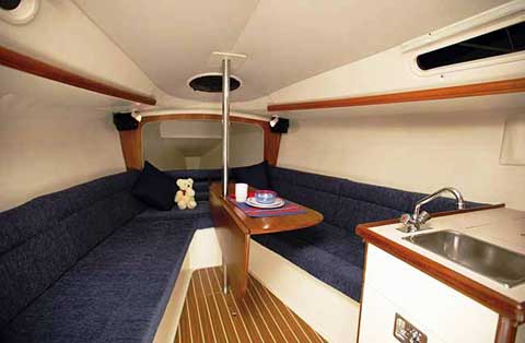 Hunter 27 2010 sailboat