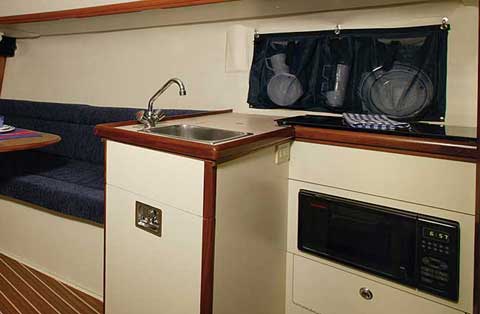 Hunter 27 2010 sailboat