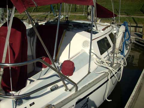 Hunter 28 sailboat