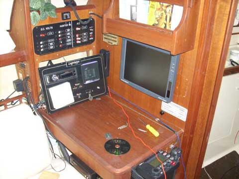 Hunter 28 sailboat