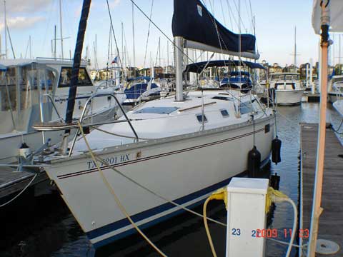 Hunter 33.5, 33 ft sailboat
