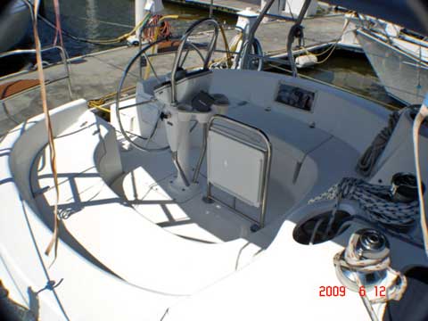 Hunter 386LE sailboat