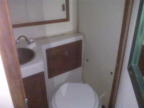 Irwin 28, 1974 sailboat