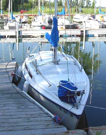 1985 Macgregor 25 sailboat