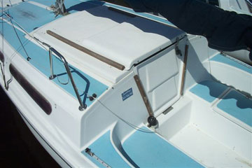 1986 Macgregor 25 sailboat