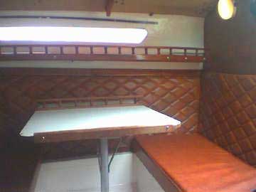 1983 Macgregor 25, dinette