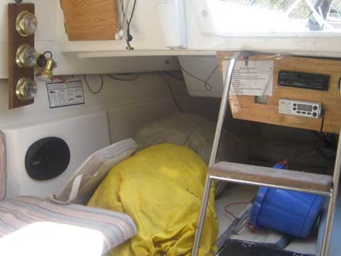 Macgregor 26D sailboat