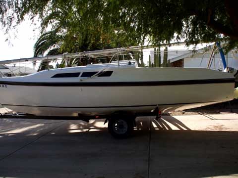 Macgregor 26S sailboat