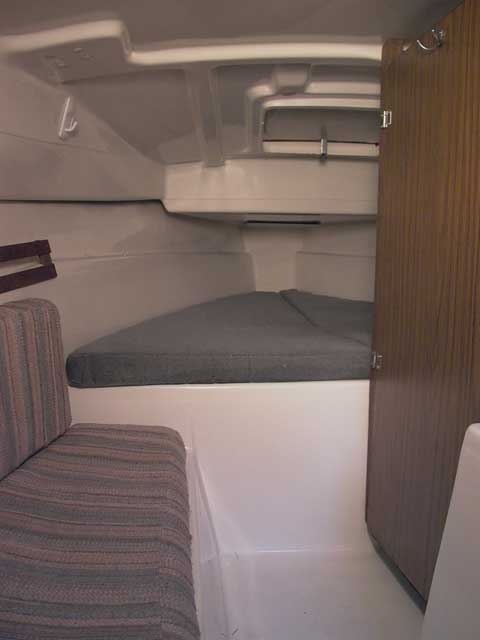 Macgregor 26S sailboat