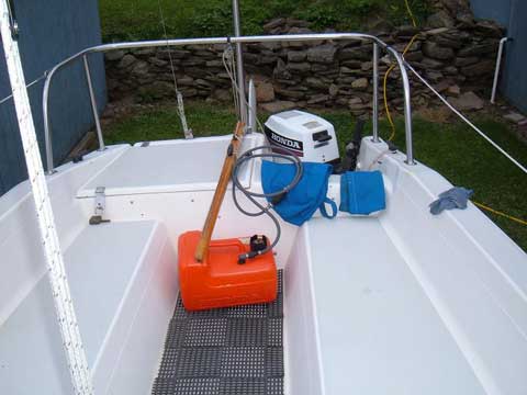 Macgregor 26S sailboat