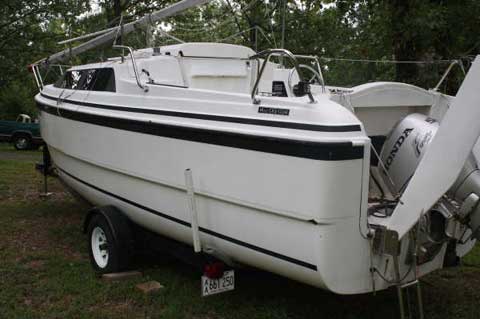 Macgregor 26X sailboat