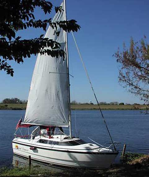 Macgregor 26X sailboat