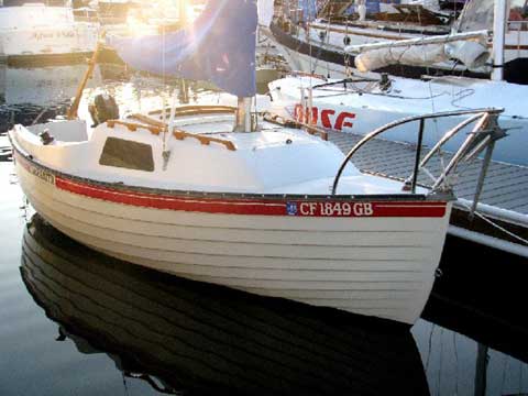 Montgomery 17 sailboat
