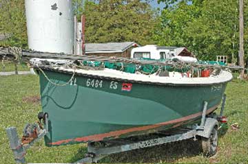 1983 Mud Hen sailboat