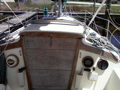 Newport 28, 1982 sailboat