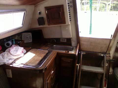 Newport 28, 1982 sailboat