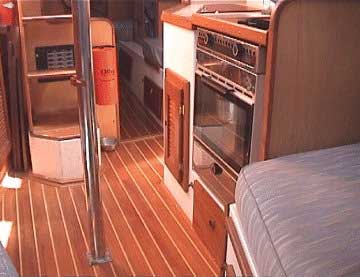 1988 Sovereign 28