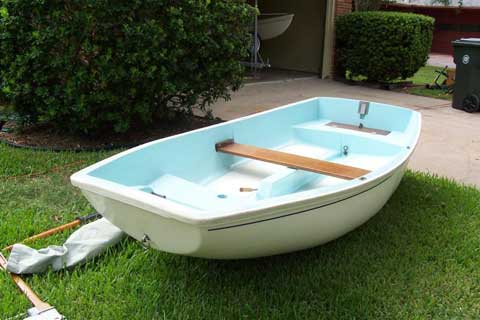 Boston Whaler Squall sailboat